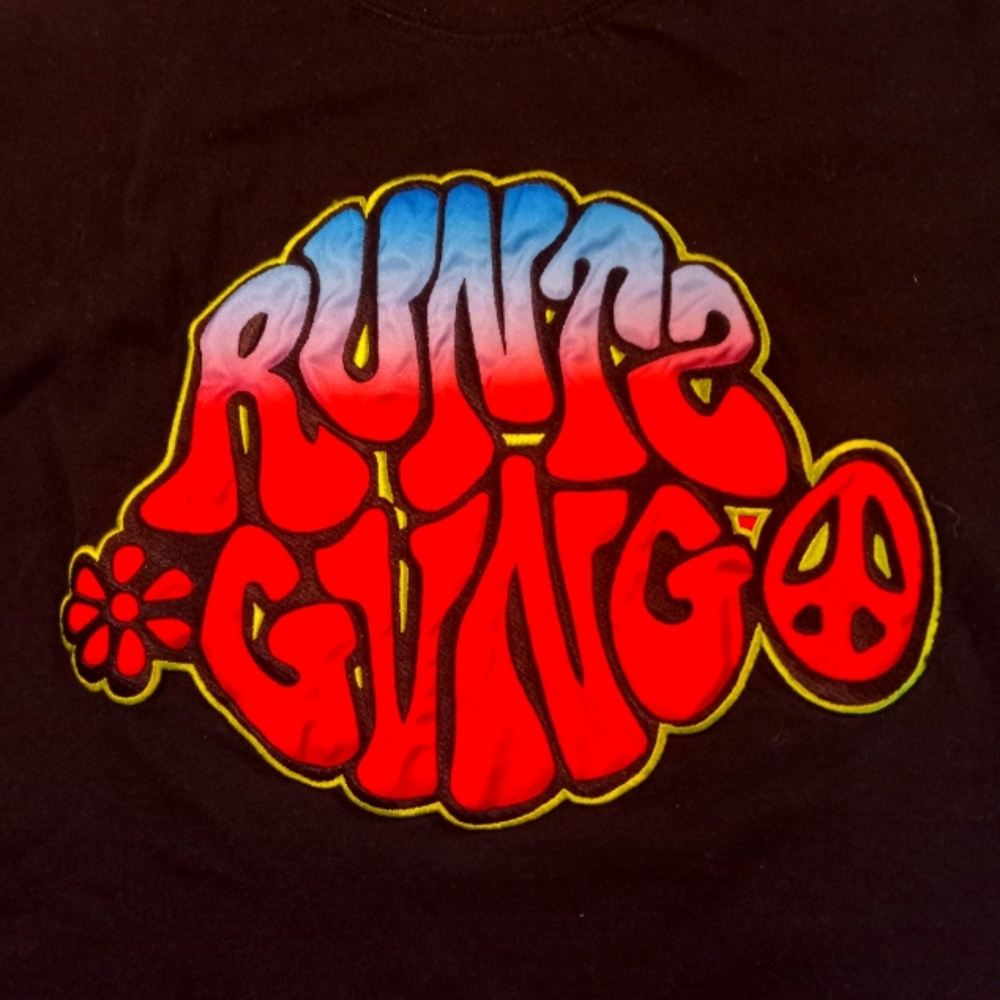 New RUNTZ  WORLDWIDE TShirt.Large